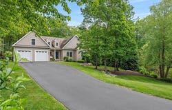 23 Crest Circle, Smithfield, RI 02917