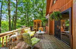 5218 E WOODBRIDGE Drive, BUSHKILL, PA 18324