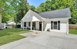 122 W 3rd Avenue, Easley, SC 29640