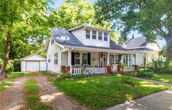 1116 W Maple Avenue, Independence, MO 64050
