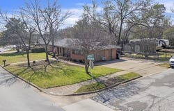 709 Hurstview Drive, Hurst, TX 76053