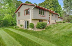 3755 Kettle View Dr, Slinger, WI 53086