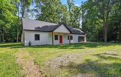 20160 Parkway Avenue, Three Rivers, MI 49093