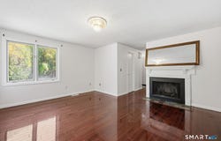 13 Dutton Place Way, Glastonbury, CT 06033