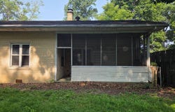 812 N West St., Olney, IL 62450