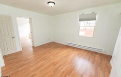 9 W Pleasant Ave, Pleasantville, NJ 08232