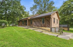 20104 Pickering Road, Belton, MO 64012