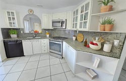 7255 NW 173rd Dr, Hialeah, FL 33015