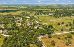 178 Juniper Trail, Yoakum, TX 77995