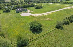 13320 Winner's Circle, Smithville, MO 64089