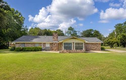 100 Elizabeth, Petal, MS 39465