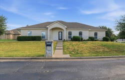32 North Shore Circle, Waco, TX 76708