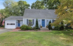 10 Milton Road, Barrington, RI 02806