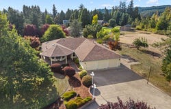 39141 Easton Ln, Springfield, OR 97477