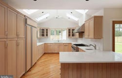 24 RIVERVIEW Drive, EWING, NJ 08628