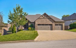 835 E Donegal Circle, Nixa, MO 65714