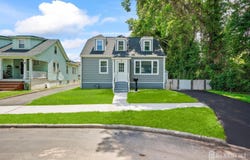 5 Monument Avenue, Hamilton, NJ 08619