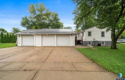 400 E 2ND St, Hartford, SD 57033-2207