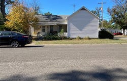 482 E Walnut Street, Nashville, IL 62263