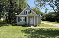 210 E Middle Street, Creswell, NC 27928