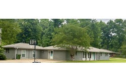 121 Poplar Flat Road, Louisville, MS 39339