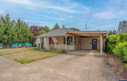 835 7th Av, Sweet Home, OR 97361