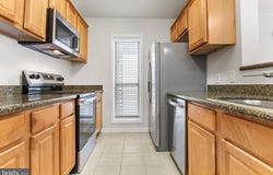 3175 SUMMIT SQUARE Drive, OAKTON, VA 22124