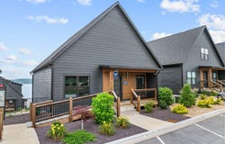 400 Poolside Pass, Hollister, MO 65672