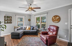 4317 70th Street, Urbandale, IA 50322