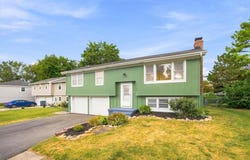2100 E Taylor Drive, Olathe, KS 66062