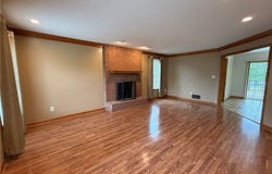 211 Warren Rd, Warrendale, PA 15086