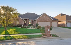3305 S Juniper Avenue, Springfield, MO 65804