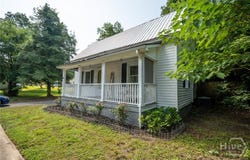 64 Madison Street, Commerce, GA 30529