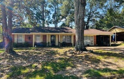 723 Scenic Dr, Grenada, MS 38901