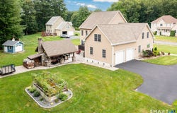 11 Jubrey Drive, Windsor, CT 06095