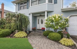 100 Middlesex Avenue, Oakdale, NY 11769