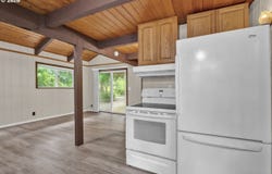 88046 LEEWARD Dr, Florence, OR 97439