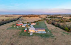 24519 141st Rd, Winfield, KS 67156