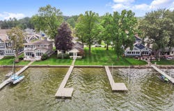 8267 E Highland View Drive, Syracuse, IN 46567-9528
