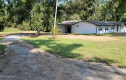 218 Salem Road, Forest, MS 39074