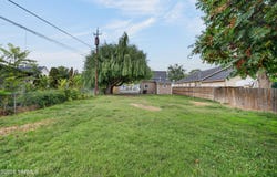 911 Barnes Ct, Sunnyside, WA 98944