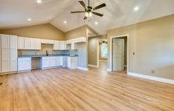 911 E 2nd Street, Russellville, KY 42276