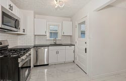 1049 Pembrook Road, Cleveland Heights, OH 44121
