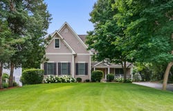 141 Walnut Street, Libertyville, IL 60048
