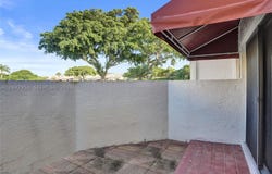 105 Liberty Ct, Deerfield Beach, FL 33442