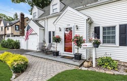 128 Stuart Street, Lynbrook, NY 11563