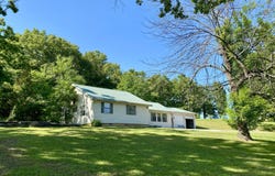 464 N Main Street, Salem, AR 72576