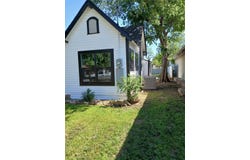 208 E 9TH Street, Coleman, TX 76834