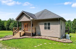 319 Oakmont Rd, Oneida, TN 37841