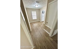 2077 Cooperwell Dr Units A&b, Jackson, MS 39204